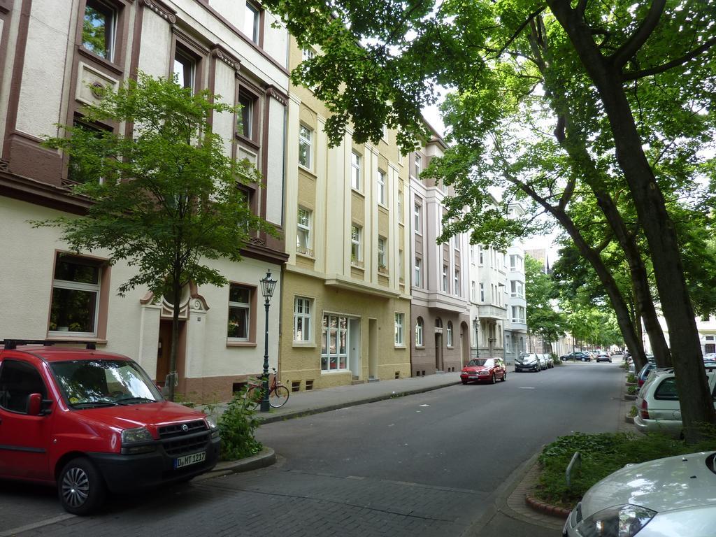 Lessing-Apartment Düsseldorf Buitenkant foto